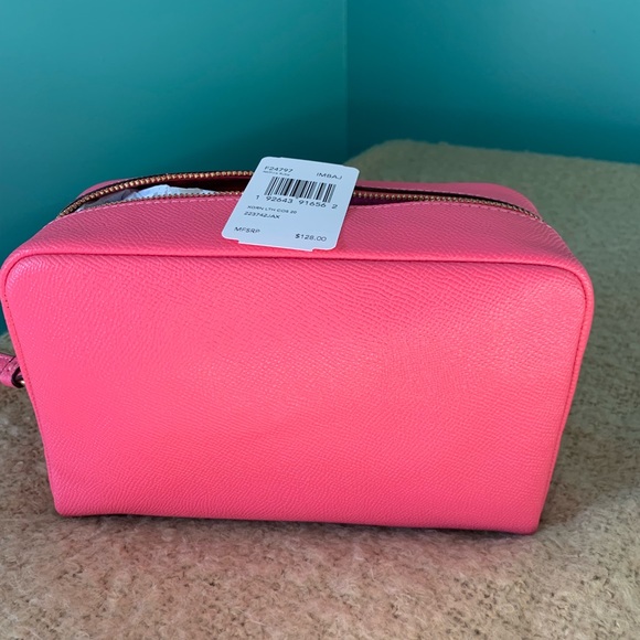 ๐ COACH BOXY COSMETIC CASE ๐ - Picture 6 of 8